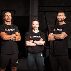 J-20 avant les @affiliates_battle !! 

GO soutenir notre team @training.distribution composée de @lisa_darras @djebryn @enguerrand_aucher 💪 

Hâte de vous voir performer sur le floor 🔥🔥🔥

📸: @nomadic_prod 

#foreveryathletes #trainingdistribution #teamtraining #teamtrainingdistribution #crossfit #verybadwod #crossfitfrance
#crossfitlife #sportswear #crossfitgirls